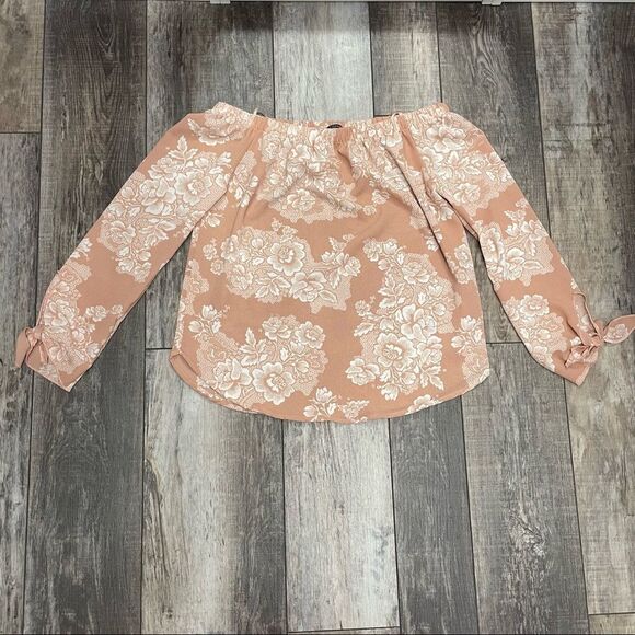 One Clothing Light Pink / Peach White Off or On Shoulder Floral Blouse Sz Large - Picture 9 of 10